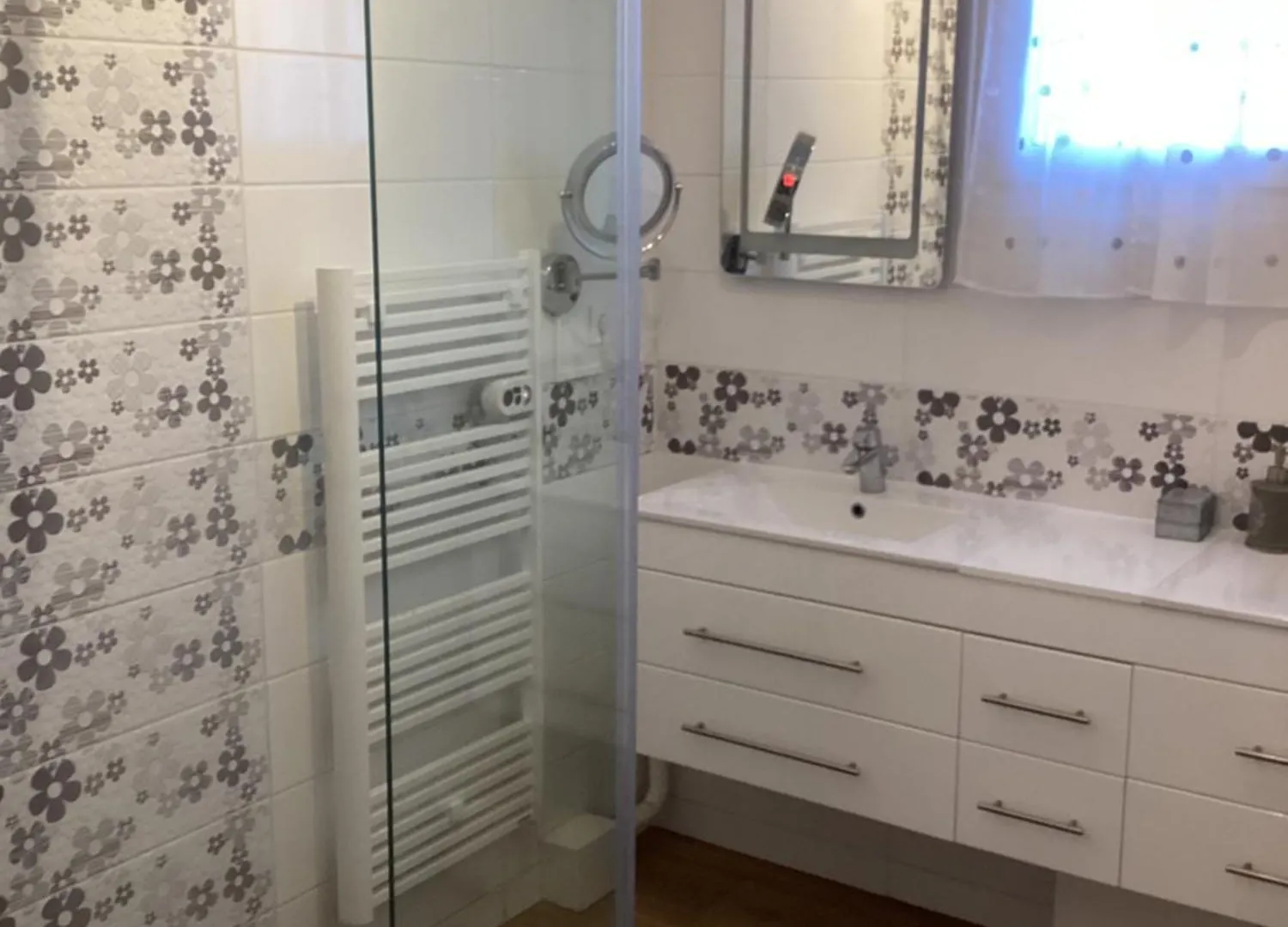 Bed & Breakfast Chambre D'Hotes La Maximinoise A 5Mn De Chantilly Et A Proximite De Senlis, Parc Asterix, Pierrefonds, Compiegne, Aeroport Roissy Charles De Gaulle Saint-Leu-d'Esserent