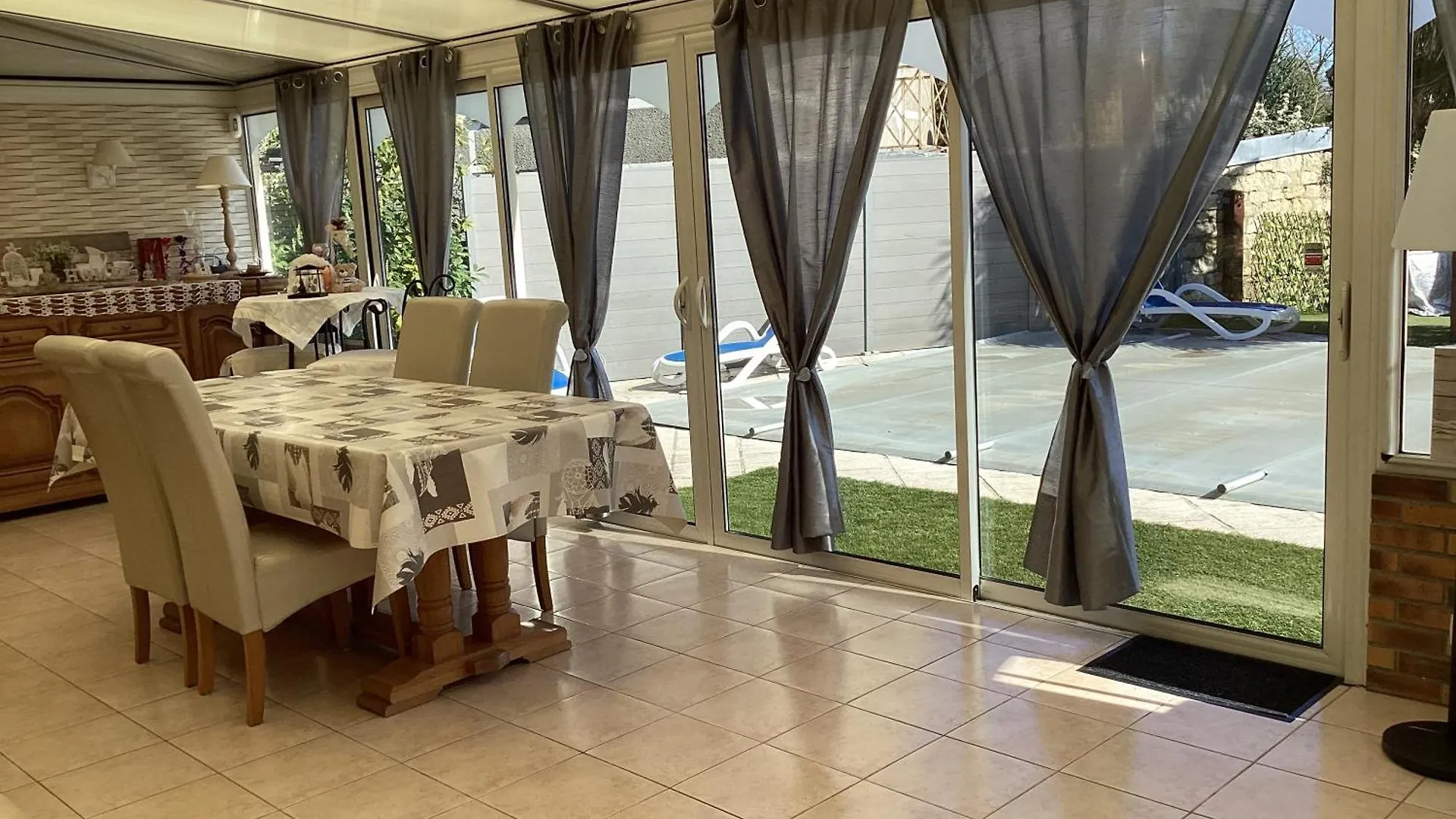 Chambre D'Hotes La Maximinoise A 5Mn De Chantilly Et A Proximite De Senlis, Parc Asterix, Pierrefonds, Compiegne, Aeroport Roissy Charles De Gaulle Saint-Leu-d'Esserent Bed & Breakfast