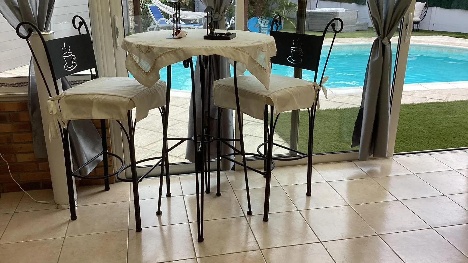Bed & Breakfast Chambre D'Hotes La Maximinoise A 5Mn De Chantilly Et A Proximite De Senlis, Parc Asterix, Pierrefonds, Compiegne, Aeroport Roissy Charles De Gaulle Saint-Leu-d'Esserent